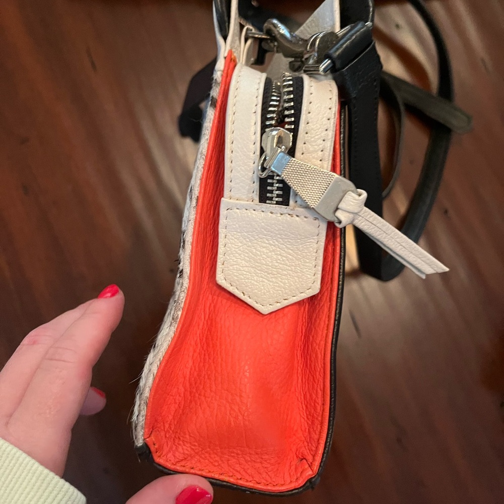 Min and Mon Bag.